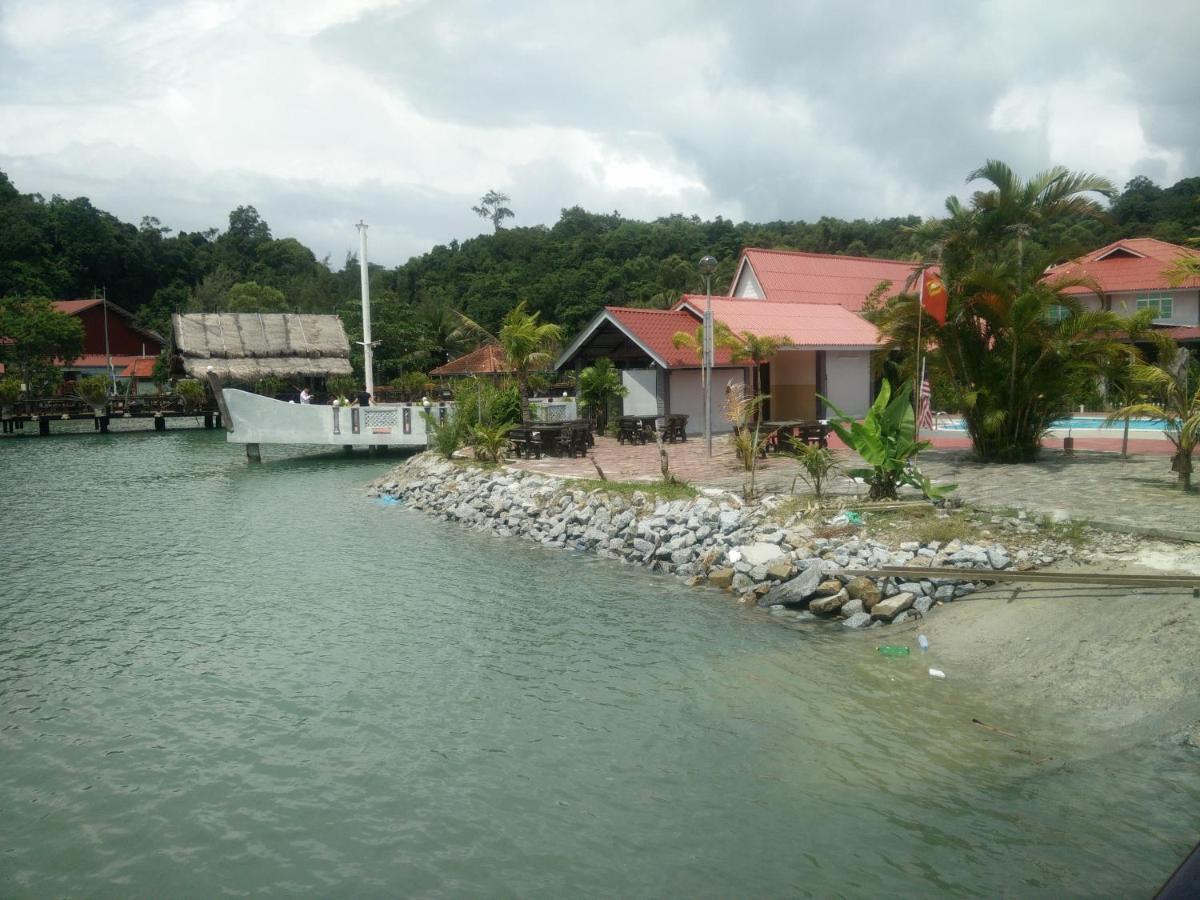 Penarak Bamboo Beach Motel Kuah Eksteriør bilde