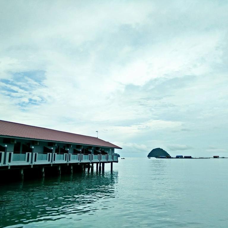 Penarak Bamboo Beach Motel Kuah Eksteriør bilde