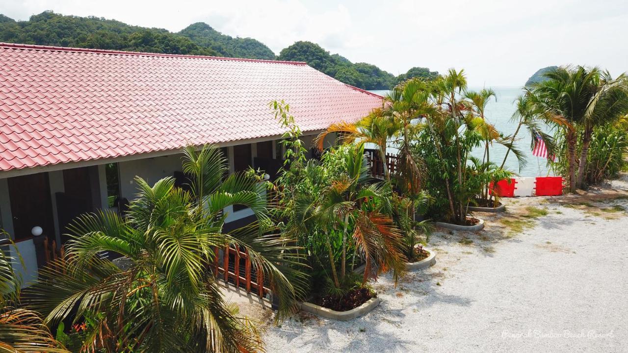 Penarak Bamboo Beach Motel Kuah Eksteriør bilde